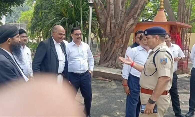 ਅਦਾਲਤ ਨੂੰ ਬੰਬ ਨਾਲ ਉਡਾਉਣ ਦੀ ਧਮਕੀ, ਜੱਜਾਂ ਤੇ ਵਕੀਲਾਂ 'ਚ ਭਾਜੜ