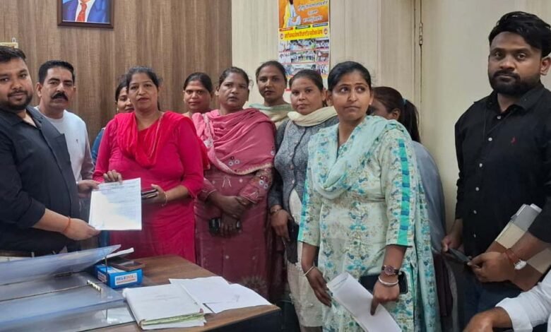 ਸਾਂਝਾ ਆਸ਼ਾ ਵਰਕਰ ਮੋਰਚੇ ਵੱਲੋਂ ਬਲਾਕ ਫਿਰੋਜ਼ਪੁਰ ਦੀਆਂ ਆਸ਼ਾ ਵਰਕਰਾਂ ਨੇ ਆਪਣੀਆਂ ਮੰਗਾਂ ਦੇ ਸਬੰਧ ਵਿੱਚ ਮੰਗ ਪੱਤਰ ਦਿੱਤਾ