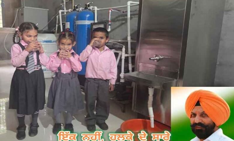 ਨਾ ਕੁਰਸੀ, ਨਾ ਸਰਕਾਰ… ਫਿਰ ਵੀ ਪਿੰਕੀ ਬਣੇ ਬੱਚਿਆਂ ਲਈ ਠੰਢੇ ਪਾਣੀ ਦੀ ਆਸ “ਸਿਆਸਤ ਛੱਡੋ, ਆਓ ਫਿਰੋਜ਼ਪੁਰ ਦੇ ਭਲੇ ਲਈ ਇਕੱਠੇ ਹੋਈਏ” — ਪਰਮਿੰਦਰ ਸਿੰਘ ਪਿੰਕੀ